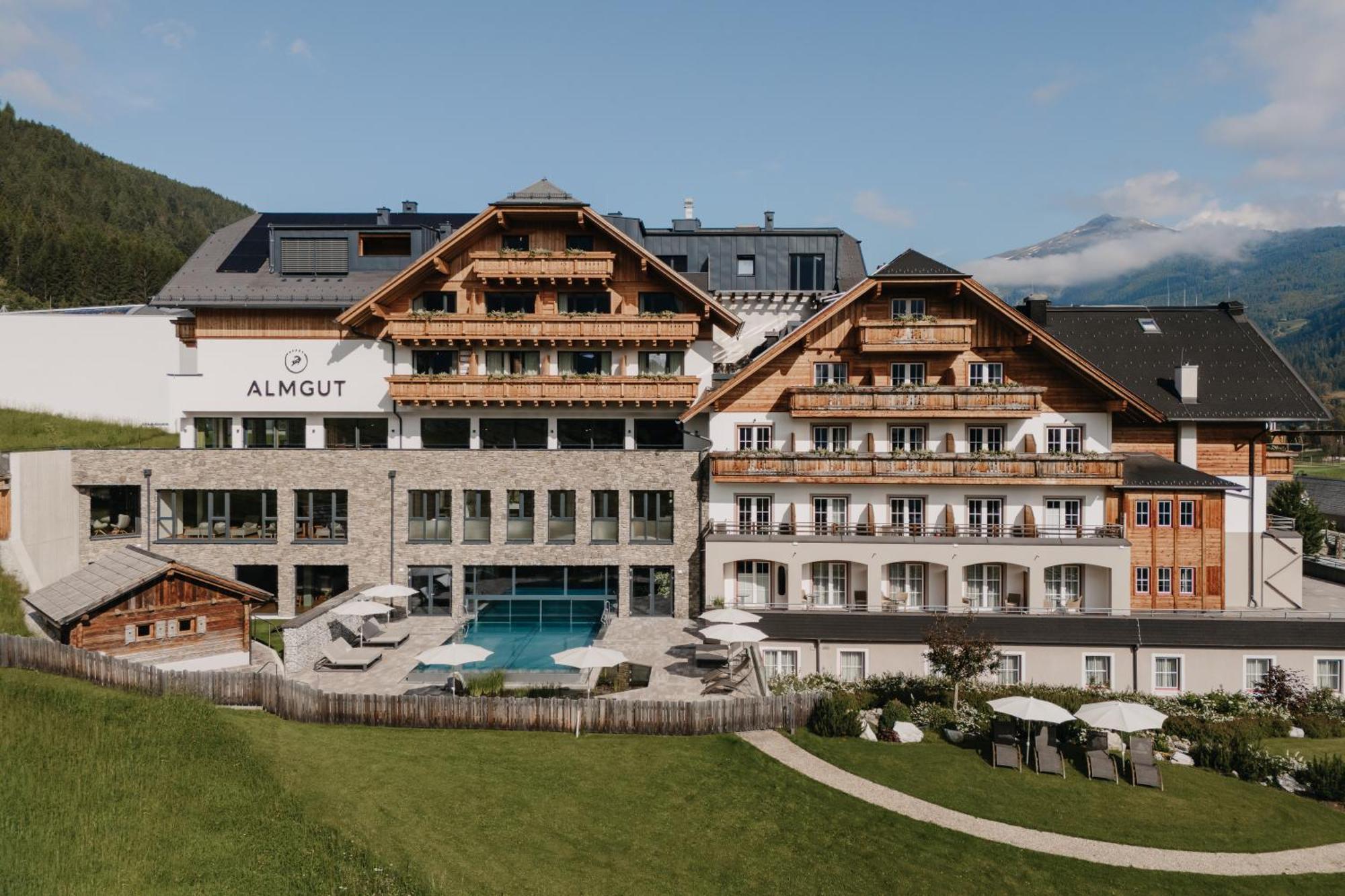 Almgut - Mountain Wellness Hotel Sankt Margarethen im Lungau Zewnętrze zdjęcie